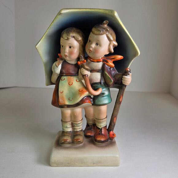 Goebel M.I. Hummel Stormy Weather #71 TMK2 Full Bee Germany 6.5" Figurine - Picture 1 of 16